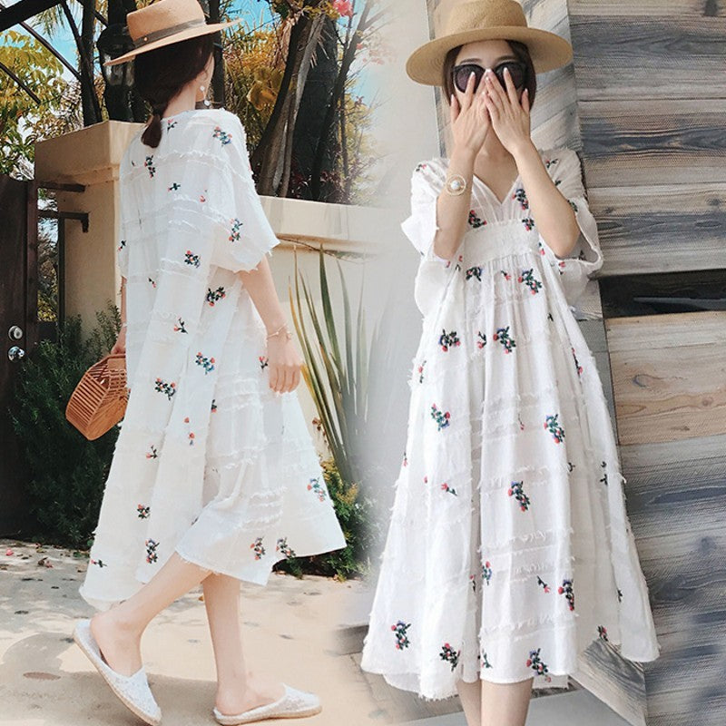 Comfortable Maternity Dress for Summer – Trendy Mom-to-Be Outfit