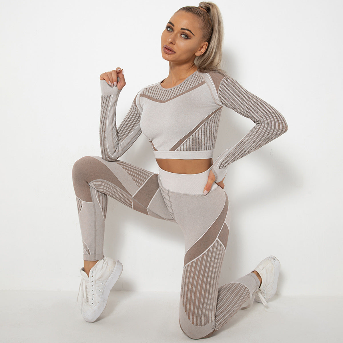 Women’s Seamless Knitted Long-Sleeve Yoga Outfit