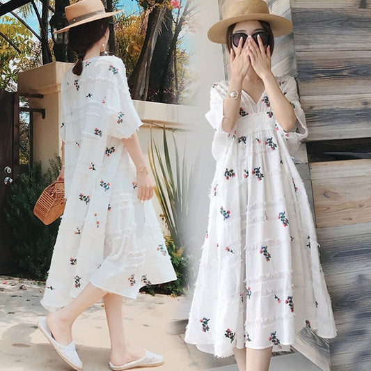 Comfortable Maternity Dress for Summer – Trendy Mom-to-Be Outfit
